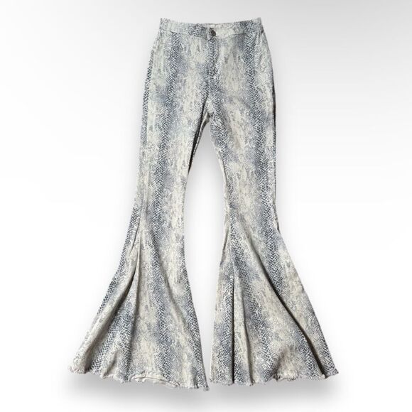 Altar’s State Snakeskin Bell Bottom High Waist Jeans sz Small - Picture 1 of 10